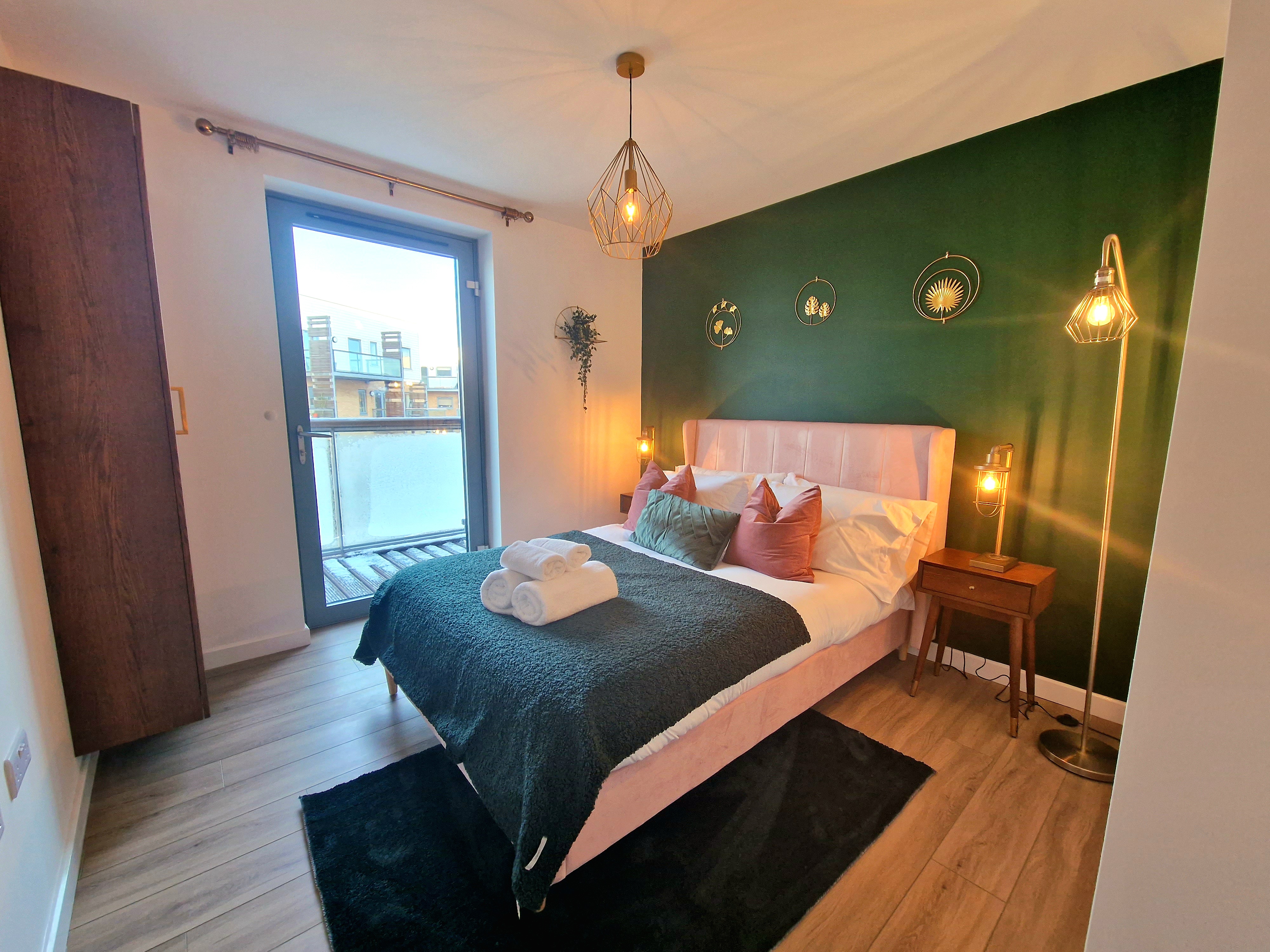 Luxury Station Apartment